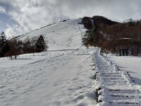 十分な積雪量となりましたのでスノーシューレンタルを開始します。詳細は「お知らせ」をご覧ください。