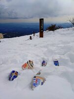 今夜から数日間荒天予報です。園内は既に雪が降り始めました。